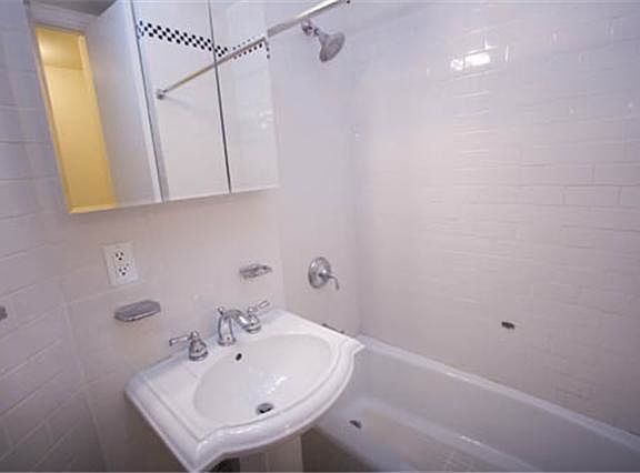 5th image of 1376 York Ave APT 4C