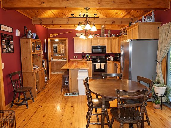 5th image of 108 Prospect St