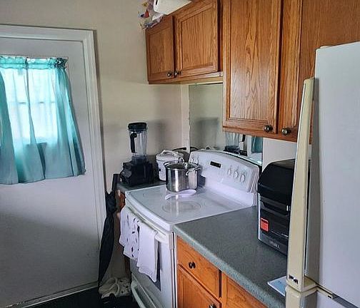 3rd image of 121 S Naranja Ave Unit D