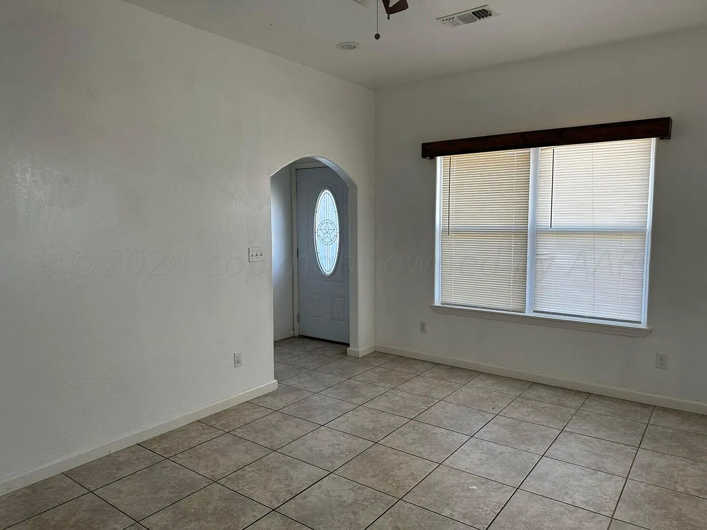746 N Williams A — Photo 2