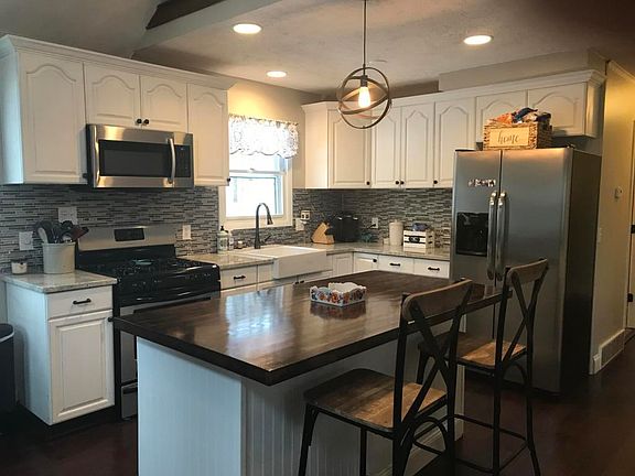 View of Kitchen from livingroom