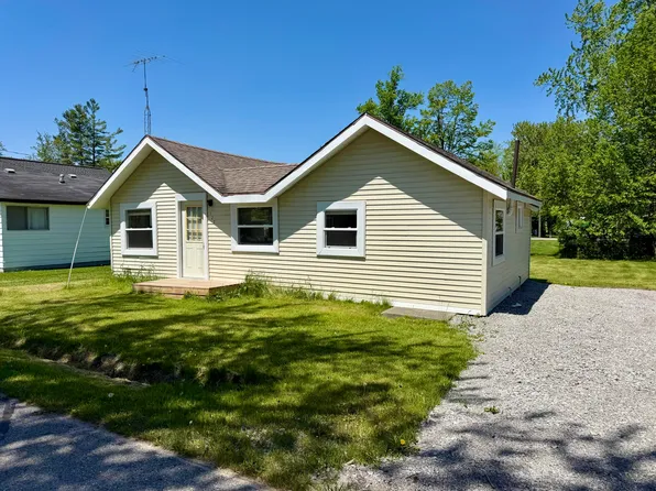 123 Sandpiper Ave, Houghton Lake, MI 48629