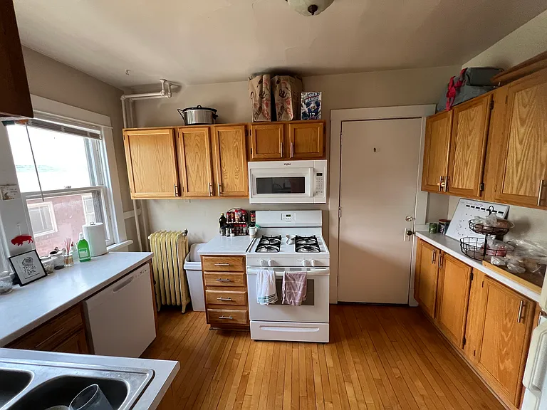 916 E Gorham St #C — Photo 4