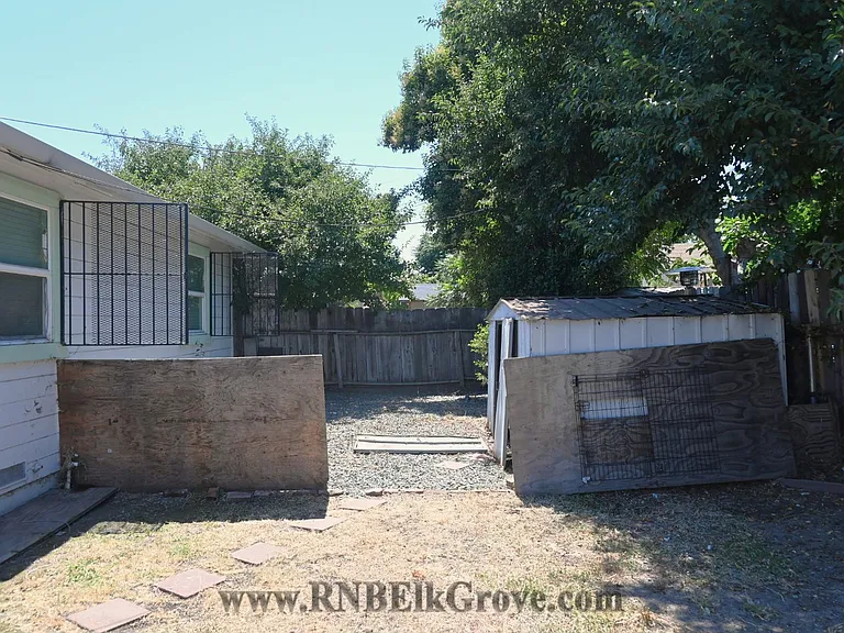2271 E Church St — Photo 23