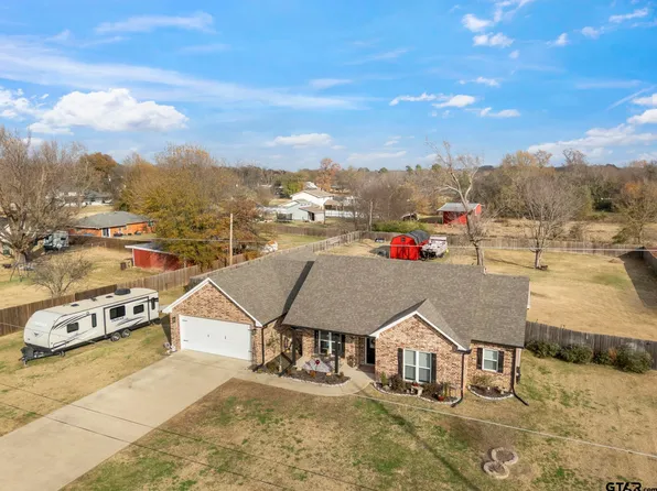 200 N Bois D Arc St, Van, TX 75790