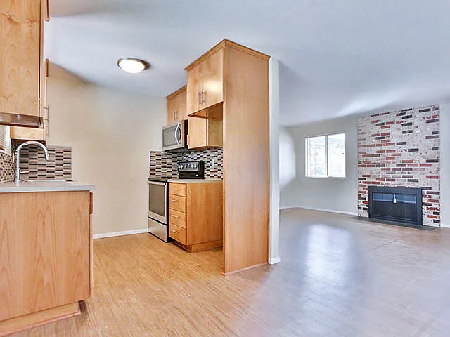 3553 SE Yamhill St — Photo 10