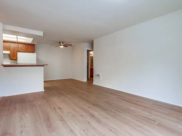 432 Edgehill Ln #33 — Photo 5