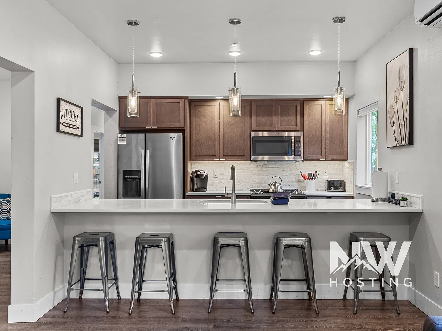 2 bed, 1200 sqft, $2,400 — Photo 2