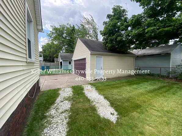 2 bedroom 1 bath up rental on Wascana, 2172 Wascana Ave #2174, Lakewood, OH 44107