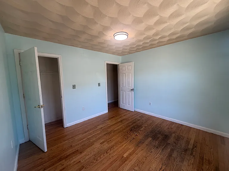 319 Indiana Ave — Photo 9