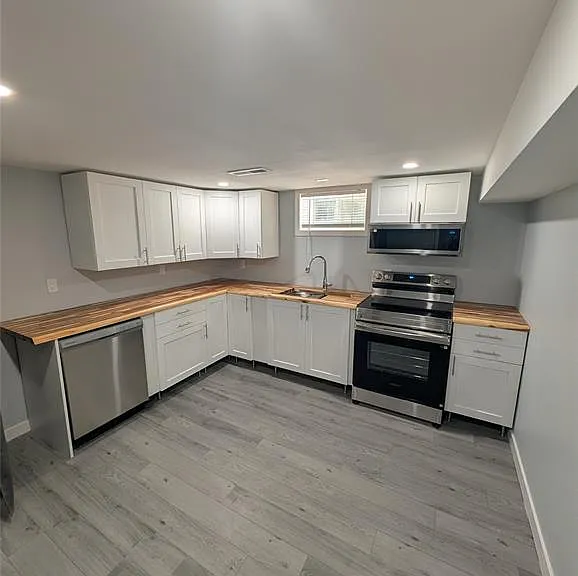 2990 Pillette Rd #2 — Photo 15
