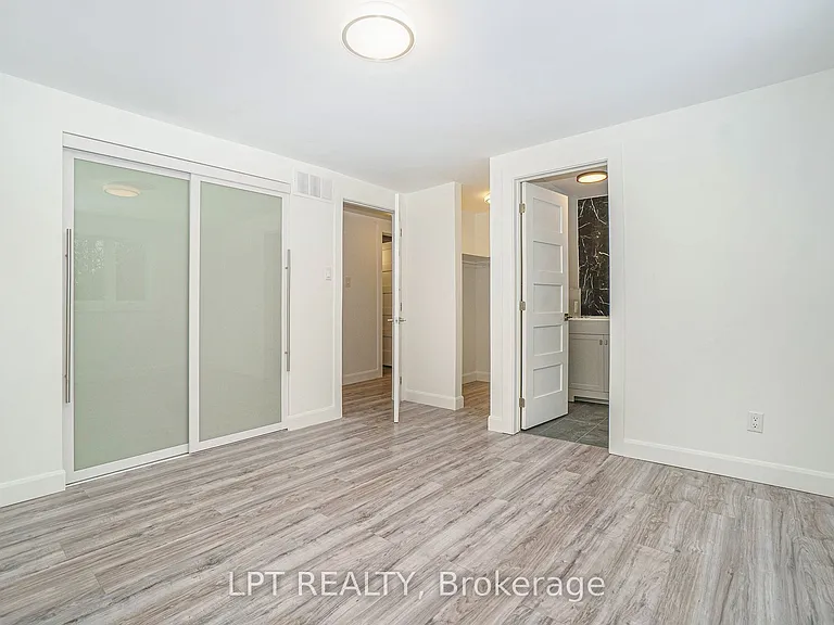2112 Alta Vista Dr — Photo 21