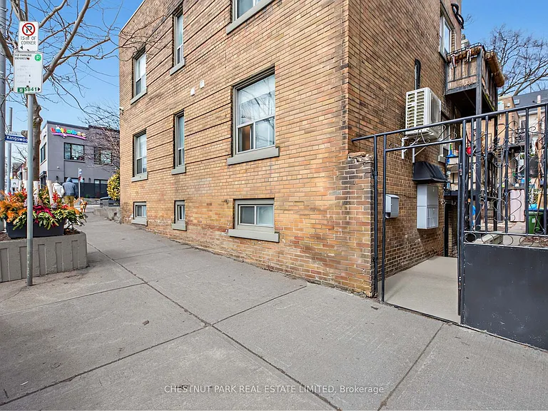 1 Kingswood Rd #R — Photo 25