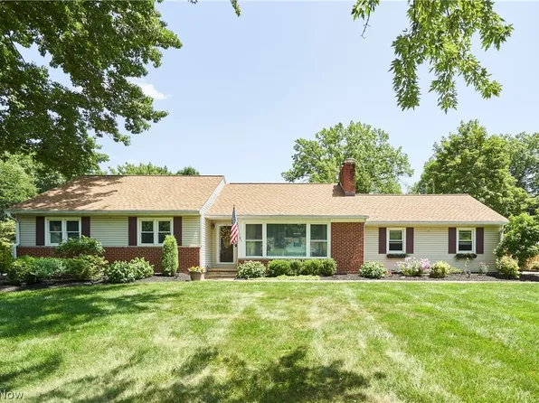 251 Schocalog Rd, Akron, OH 44313