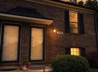 740 Spring Meadows Dr, Lexington, KY 40504