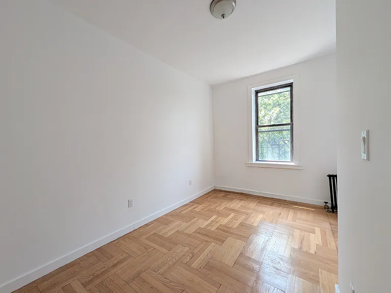 363 Ocean Pkwy #D11 — Photo 5