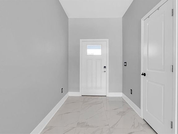 3rd image of 8249 Crescent Oaks Dr