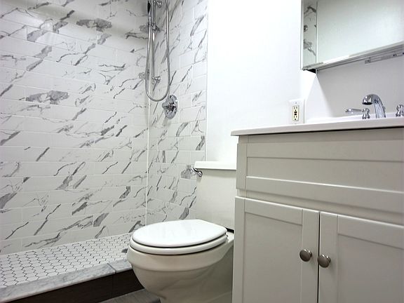 5th image of 100 W 87th St APT 2C
