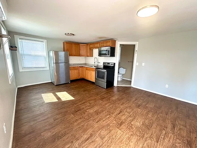190 Hall Ave — Photo 4