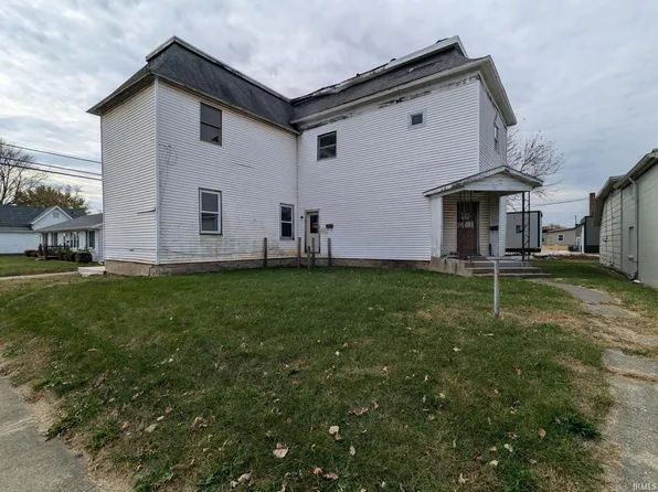 206 S 4th St, Frankfort, IN 46041