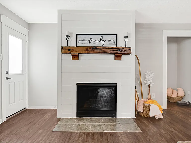 9825 Hyacinth Way — Photo 7