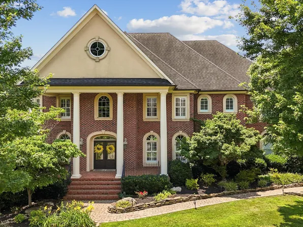 1837 Regents Park Rd, Knoxville, TN 37922