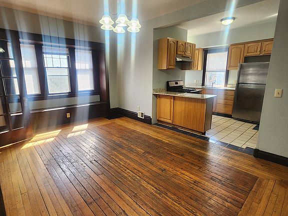 3rd image of 504 S Park St #2