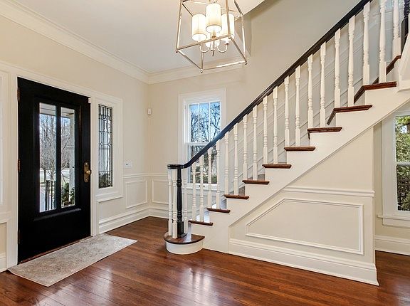 3rd image of 415 S Park Ave