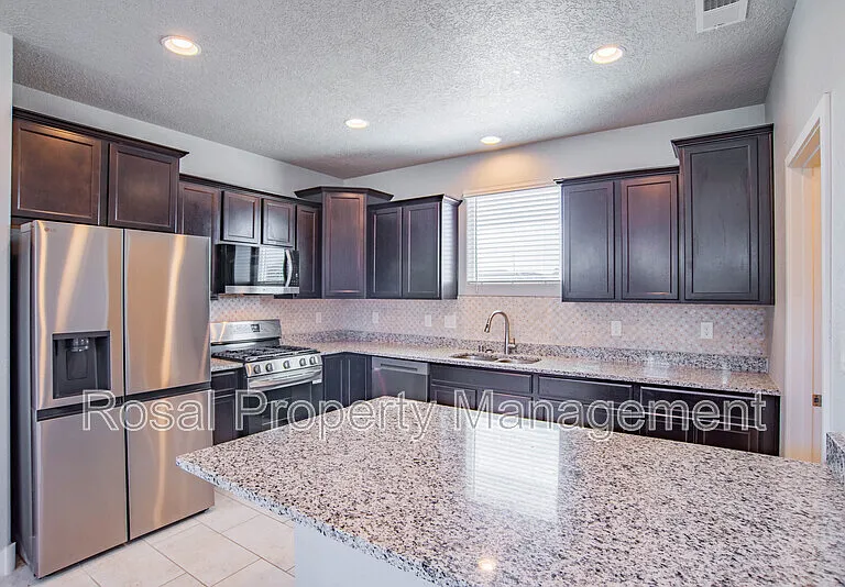 933 Northern Blvd NE — Photo 6