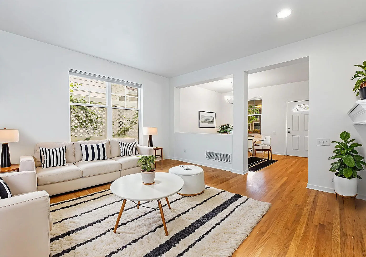 Gorgeous 3-Bed, 2.5-Bath Home With Great Amenities! — Photo 4