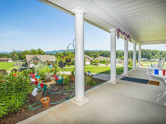 4th image of 2916 Silver Brook Ln