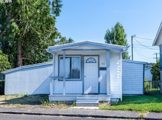 958 Juniper Ave, Reedsport, OR 97467