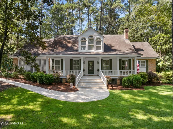 22 Canebrake Blvd, Hattiesburg, MS 39402