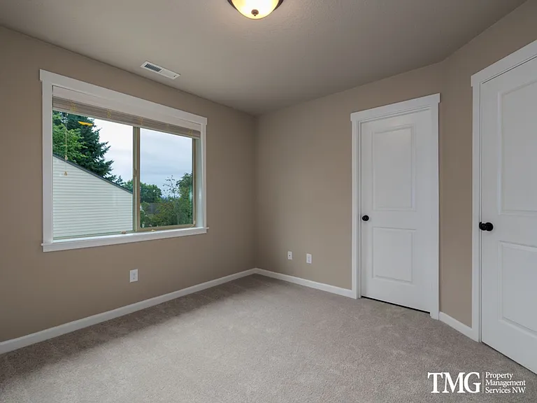 Garage, Backyard, 3 Bedroom - Now Leasing — Photo 8