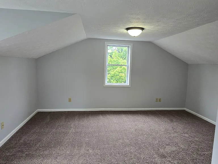 1133 North Ave NE — Photo 10