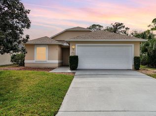 513 Oak Mont Pl, Melbourne, FL 32940