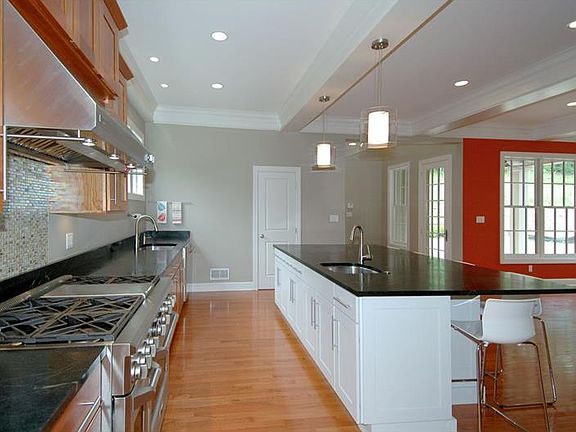 5th image of 2974 Woodland Ct