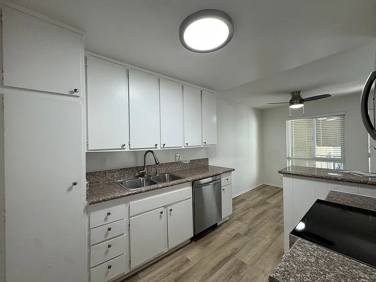20317 Saticoy St — Photo 19