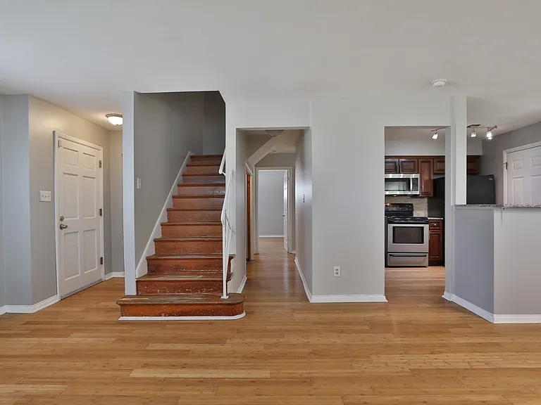 2353 Hanna Dr — Photo 5