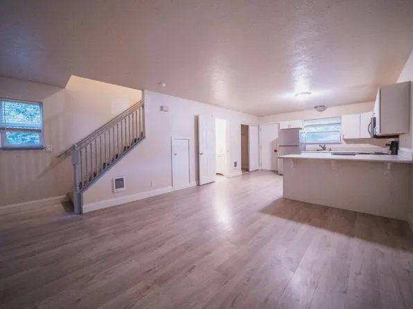 1380 Quince St, Sweet Home, OR 97386