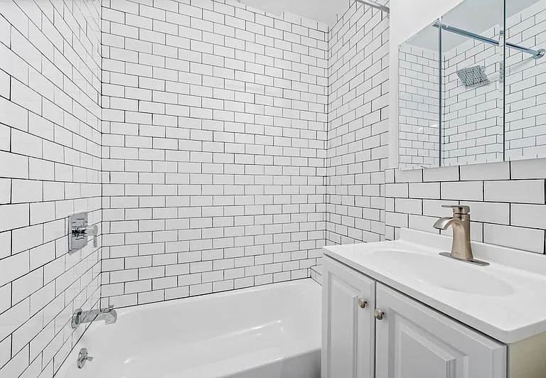 440 W 34th St #2D — Photo 3