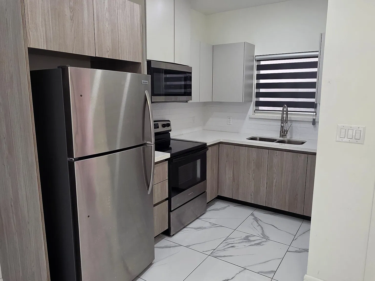 2 bed, 2.0 bath, 775 sqft, $900 — Photo 1