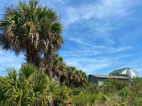 302 Matilda St, Edisto Island, SC 29438