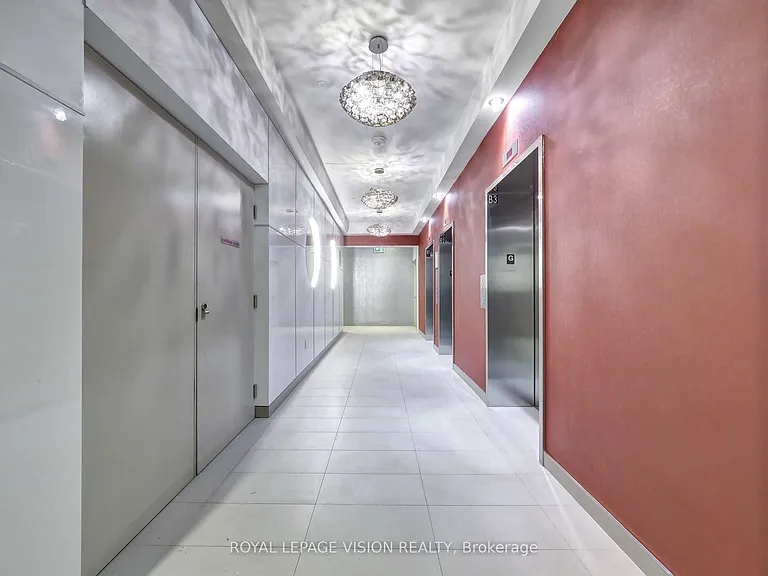 30 Meadowglen Pl #2207 — Photo 5