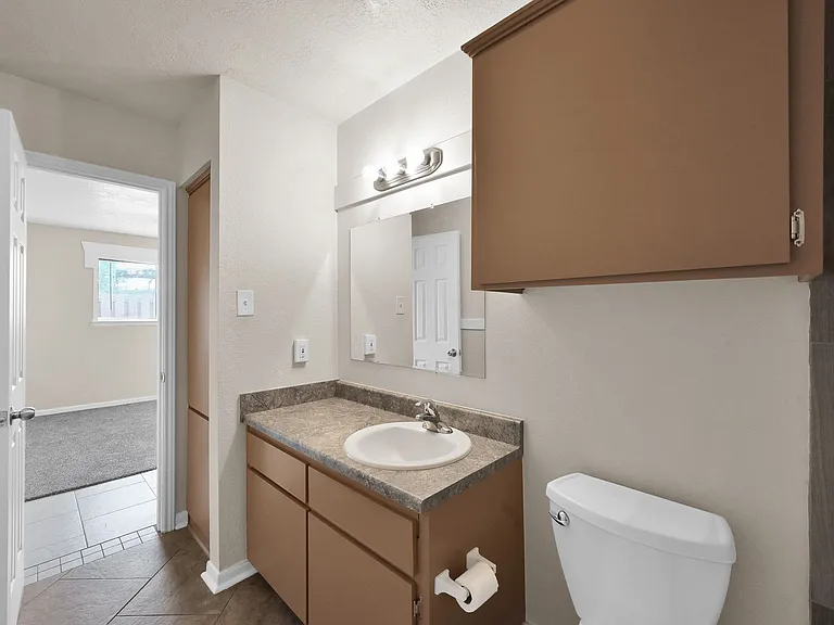 Lakeview Point Apartments — Photo 35