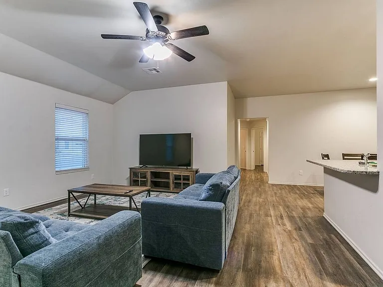 436 Chalk Hill Ct — Photo 5