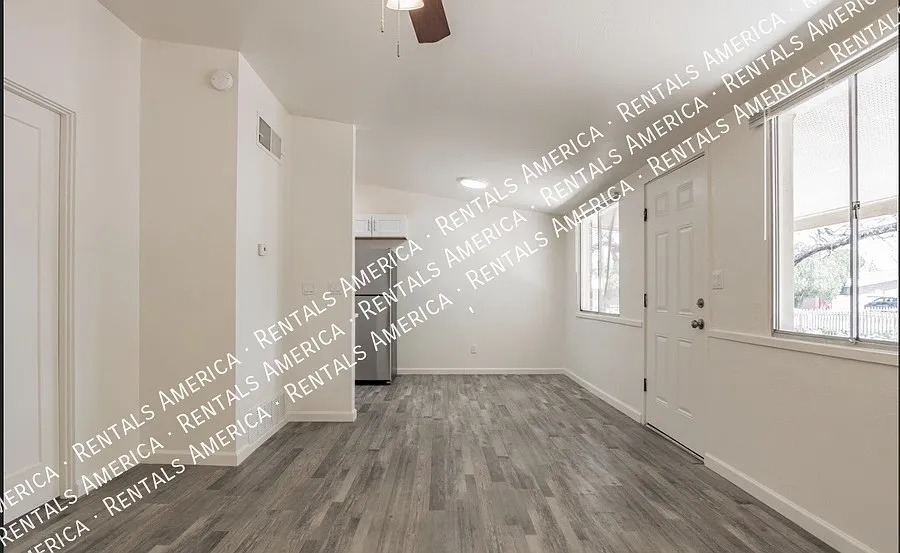 Remodeled apartment near University of Arizona — Photo 4