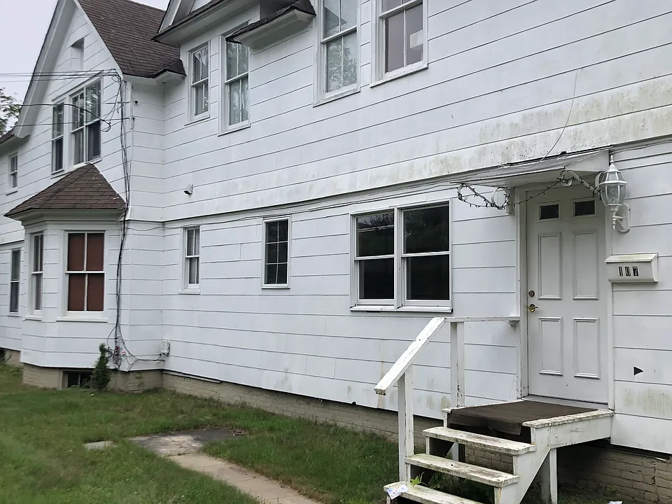 107 Lewis St