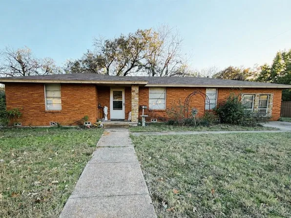7008 Briley Dr, North Richland Hills, TX 76180