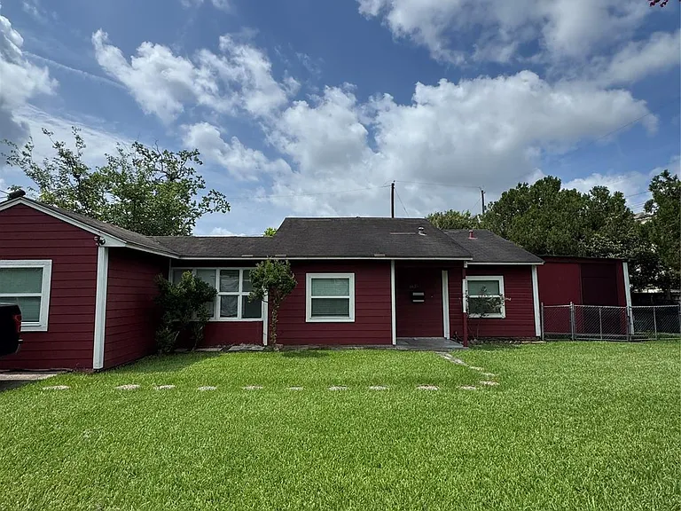 6629 Corbin St — Photo 1